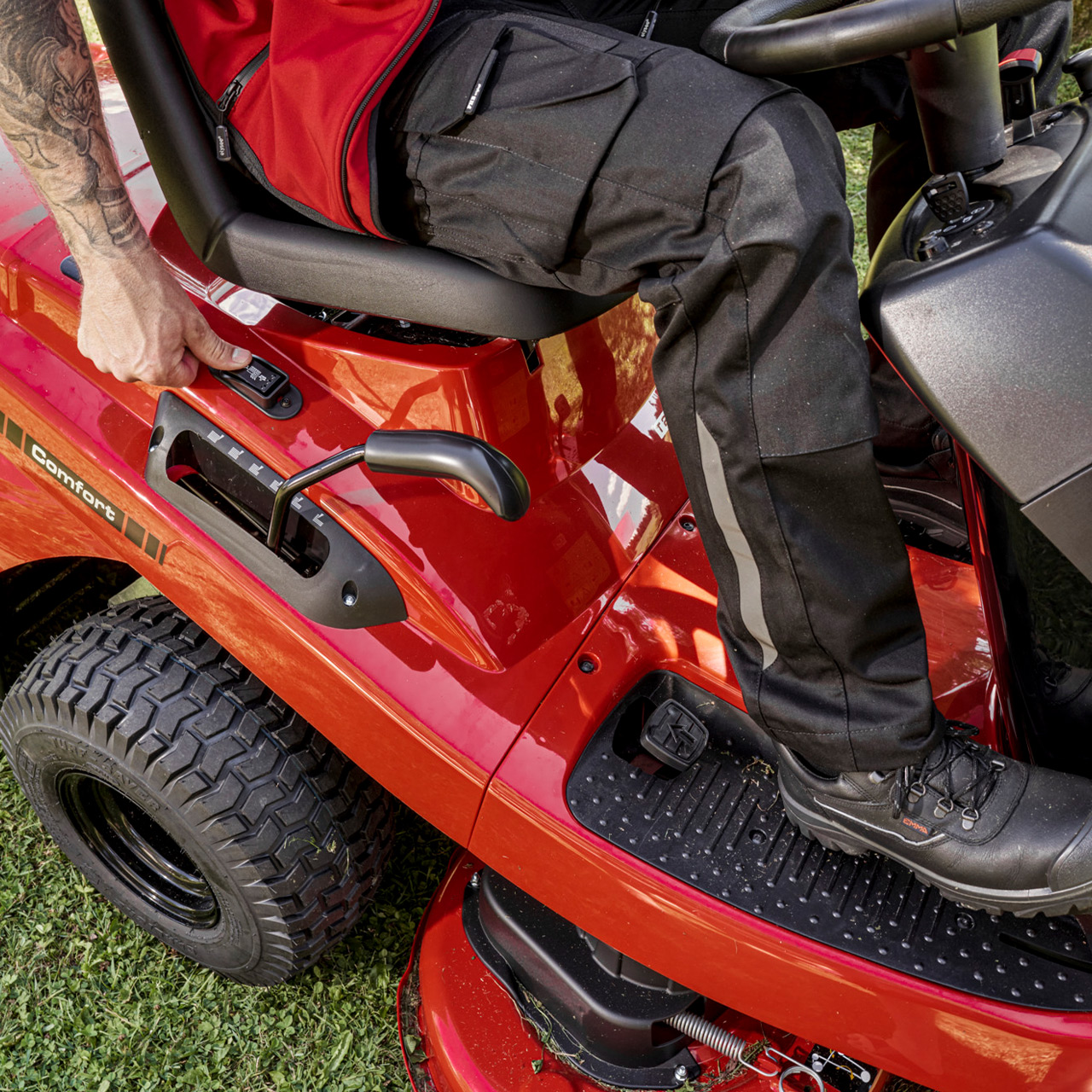 127687-tractor-t15-93-3-hd-a-comfort-webshop-mood-4_v1