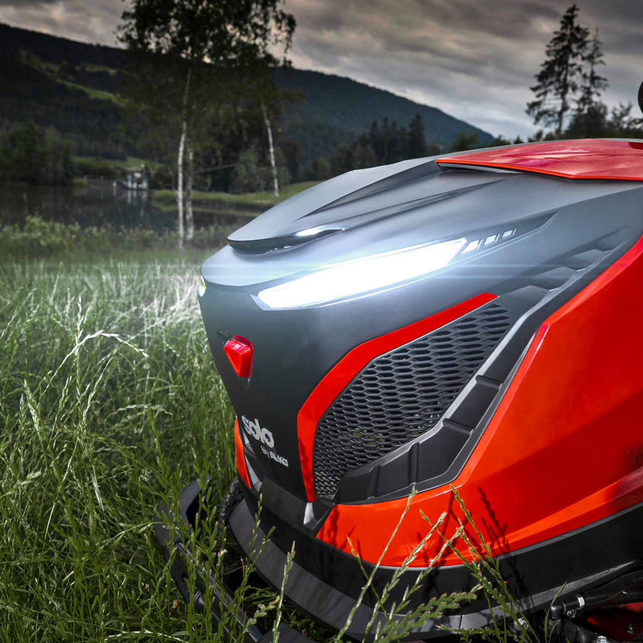 127709-high-grass-traktor-t22-110-4-hdh-a-v2-webshop-mood-6_v1