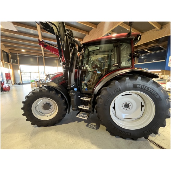 Valtra G135 Versu SÉRTILBOÐ