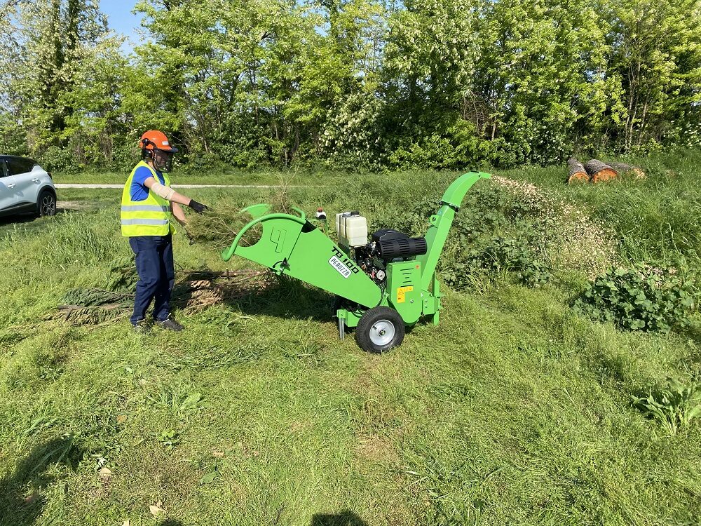 Peruzzo-TB100-chipper-for-fir-twigs